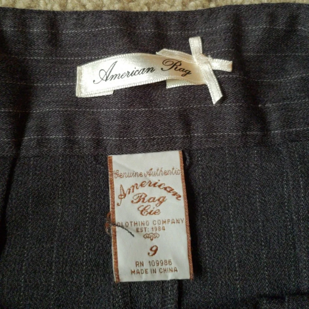American Rag Grey Mini Skirt Size 9 - Picture 2 of 4